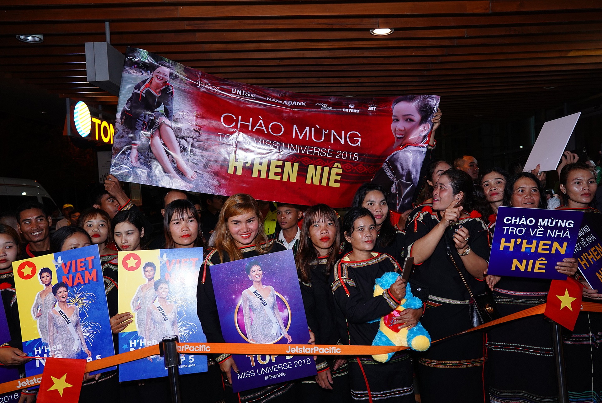 h hen nie ve que anh 2