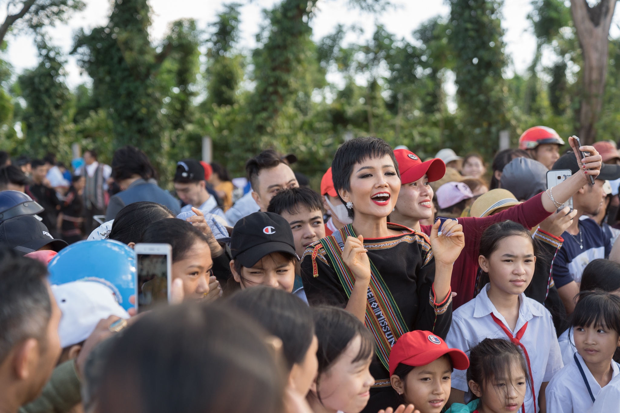 h hen nie lua trai cong chieng anh 10