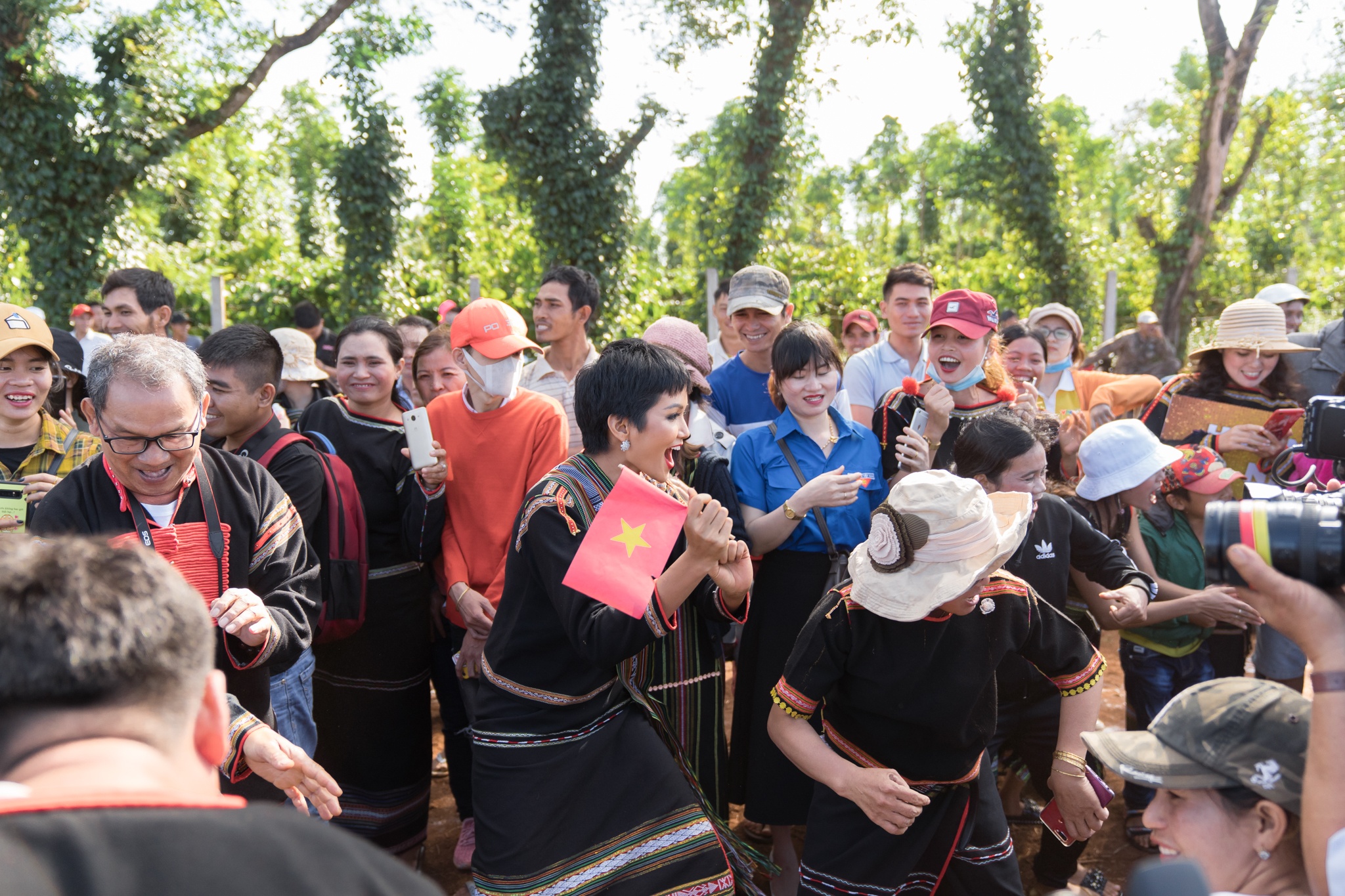 h hen nie lua trai cong chieng anh 8