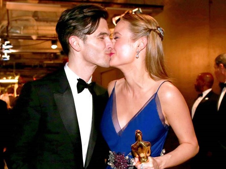 Nu dien vien 'Captain Marvel' chia tay ban trai sau 3 nam dinh hon hinh anh