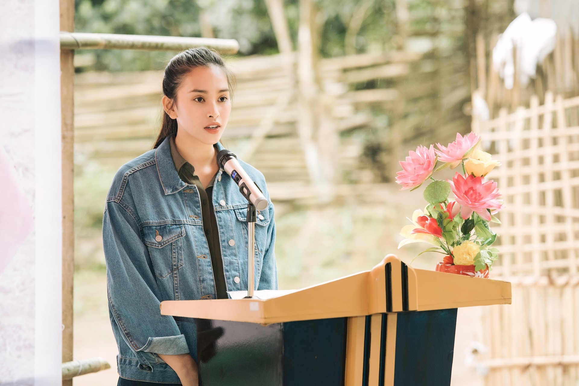 tieu vy tham gieng o ban niu anh 6