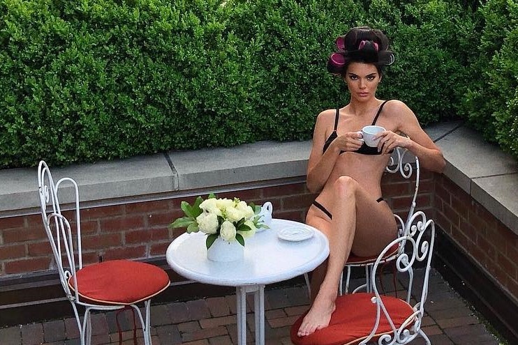 Khi sao showbiz kiem bon tien nho quang cao vo trach nhiem tren mang hinh anh