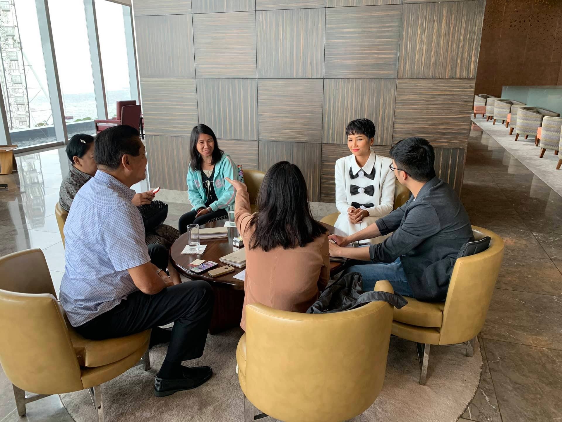 h hen nie den philippines anh 11