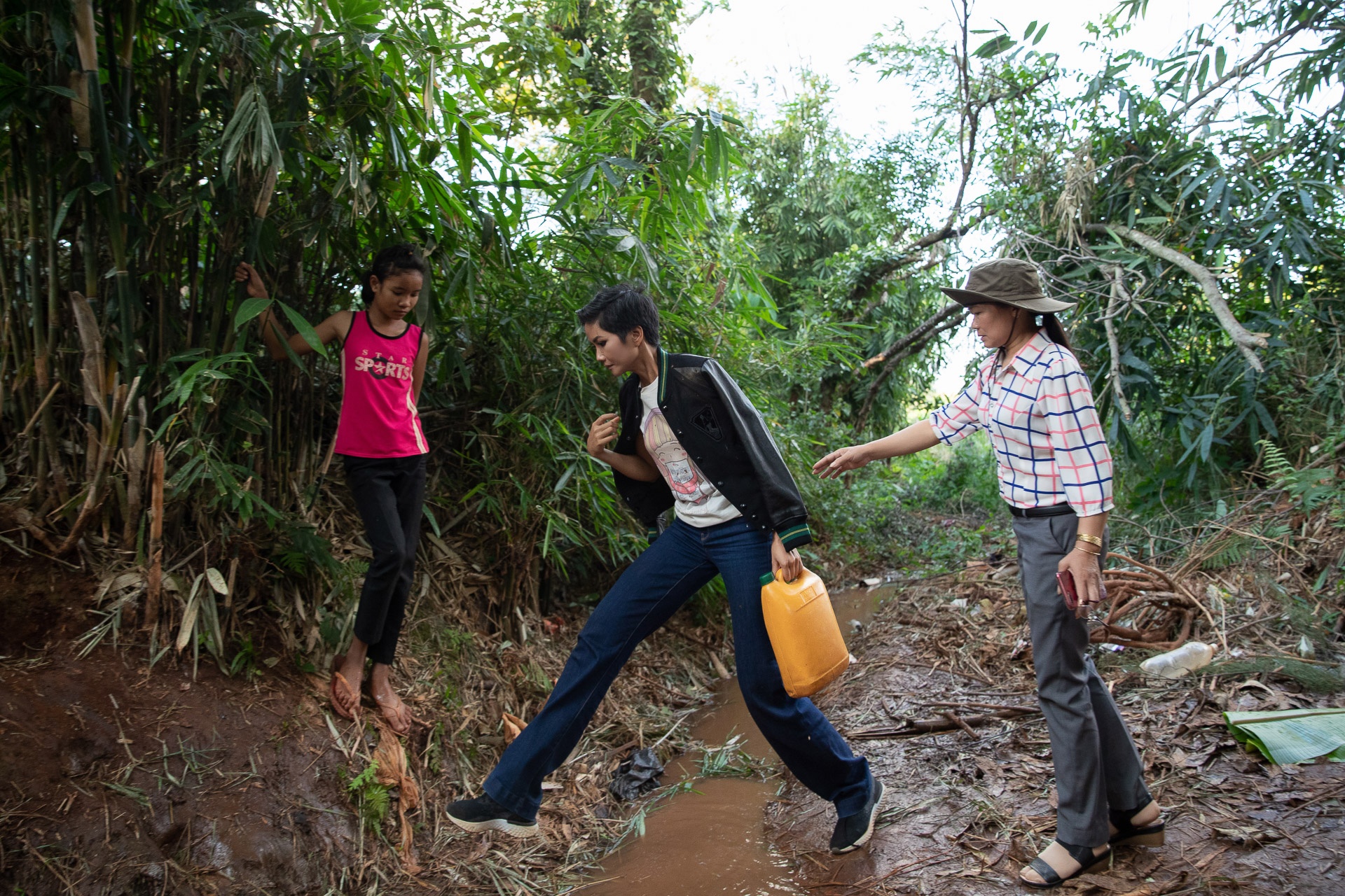 hoa hau viet truyen cam hung anh 3