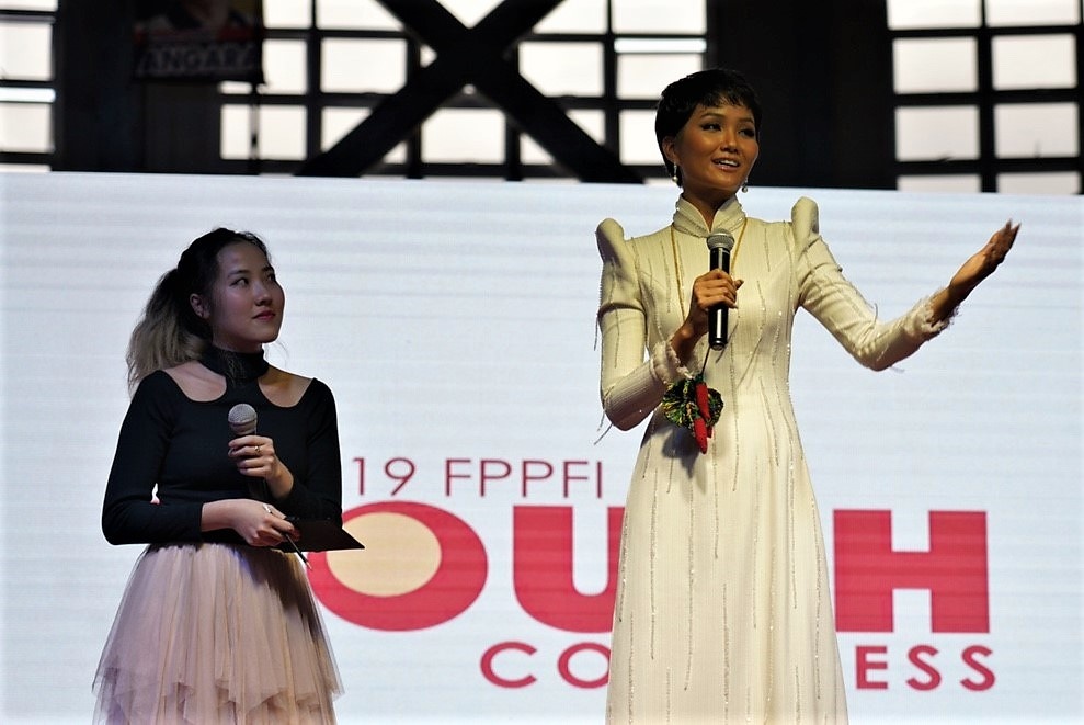 h hen nie philippines anh 1