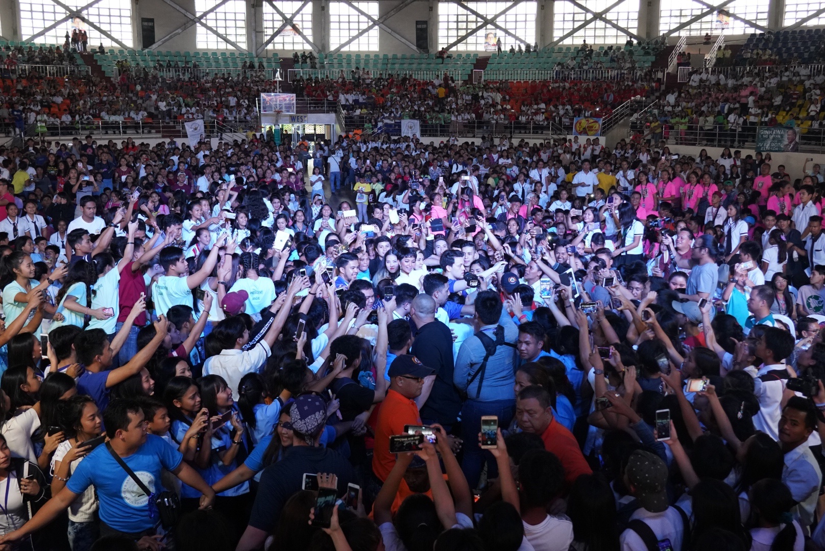 h hen nie philippines anh 7