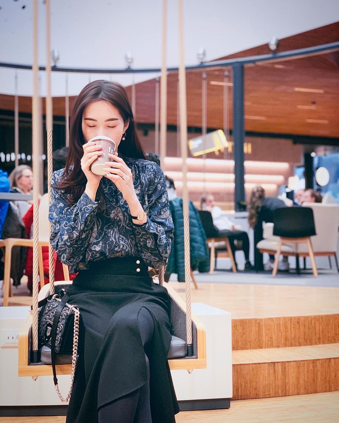 dang thu thao khoe chong con anh 1