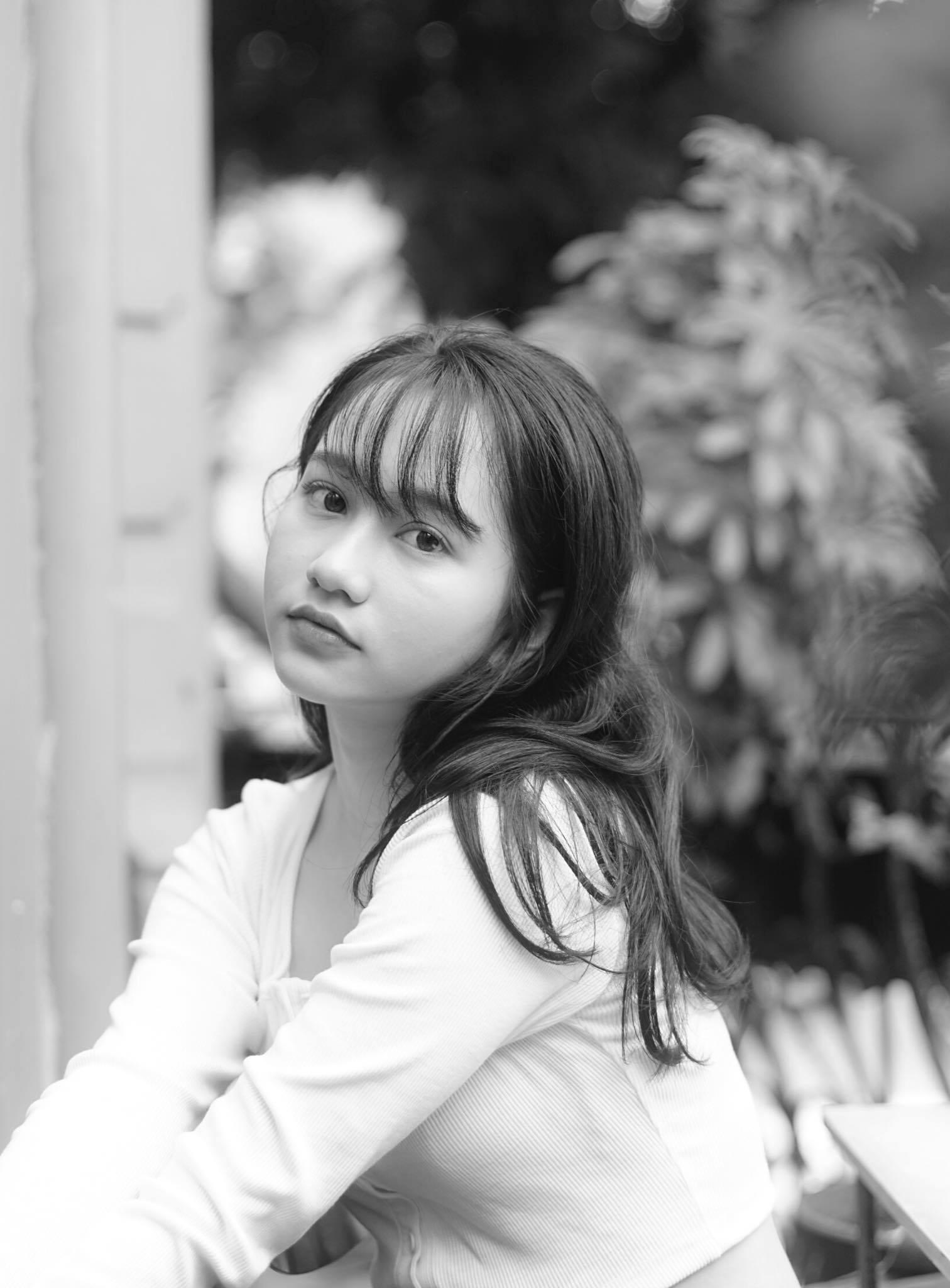 nu chinh mat biec anh 2