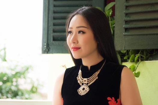 Hoa hau Ngo Phuong Lan sinh con dau long sau lan say thai hinh anh