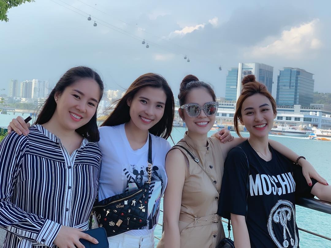 nhom ban than ngan khanh anh 1