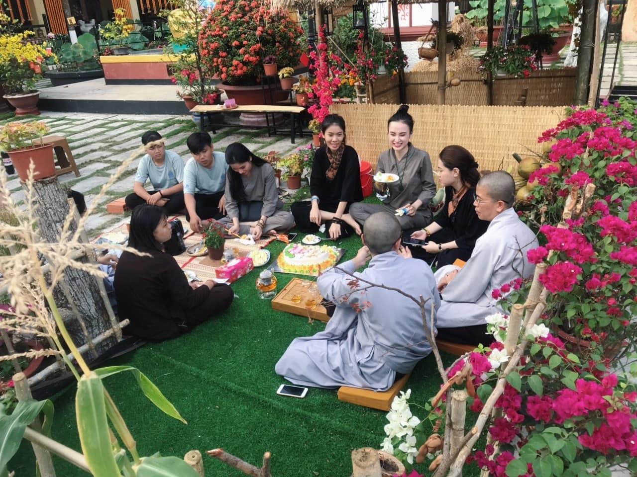 angela phuong trinh di chua khong khoe than anh 3