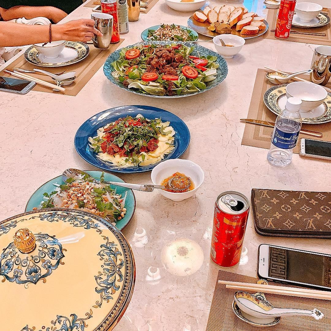 cuoc song sang chanh cua lan khue anh 11