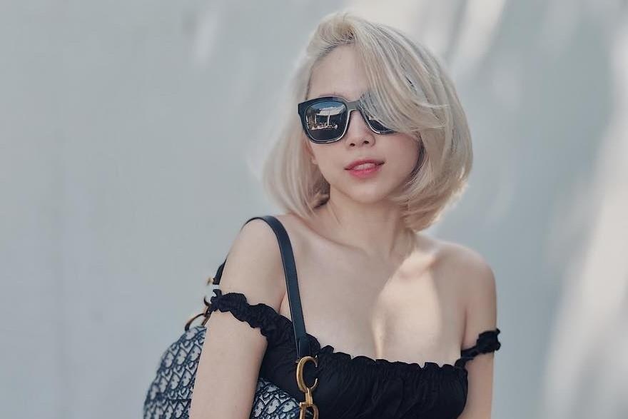 Toc Tien nghien mot ao hai day khoe vong mot nhung khong phan cam hinh anh