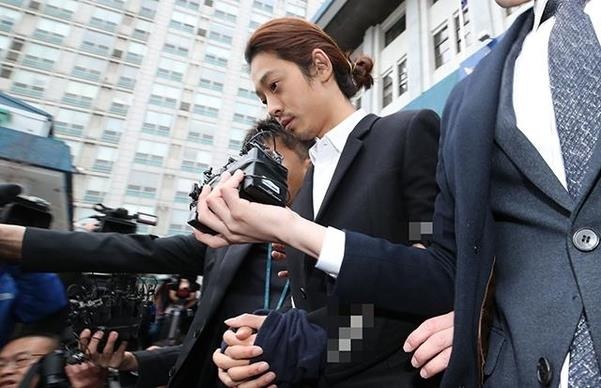 jung joon young seungri anh 5