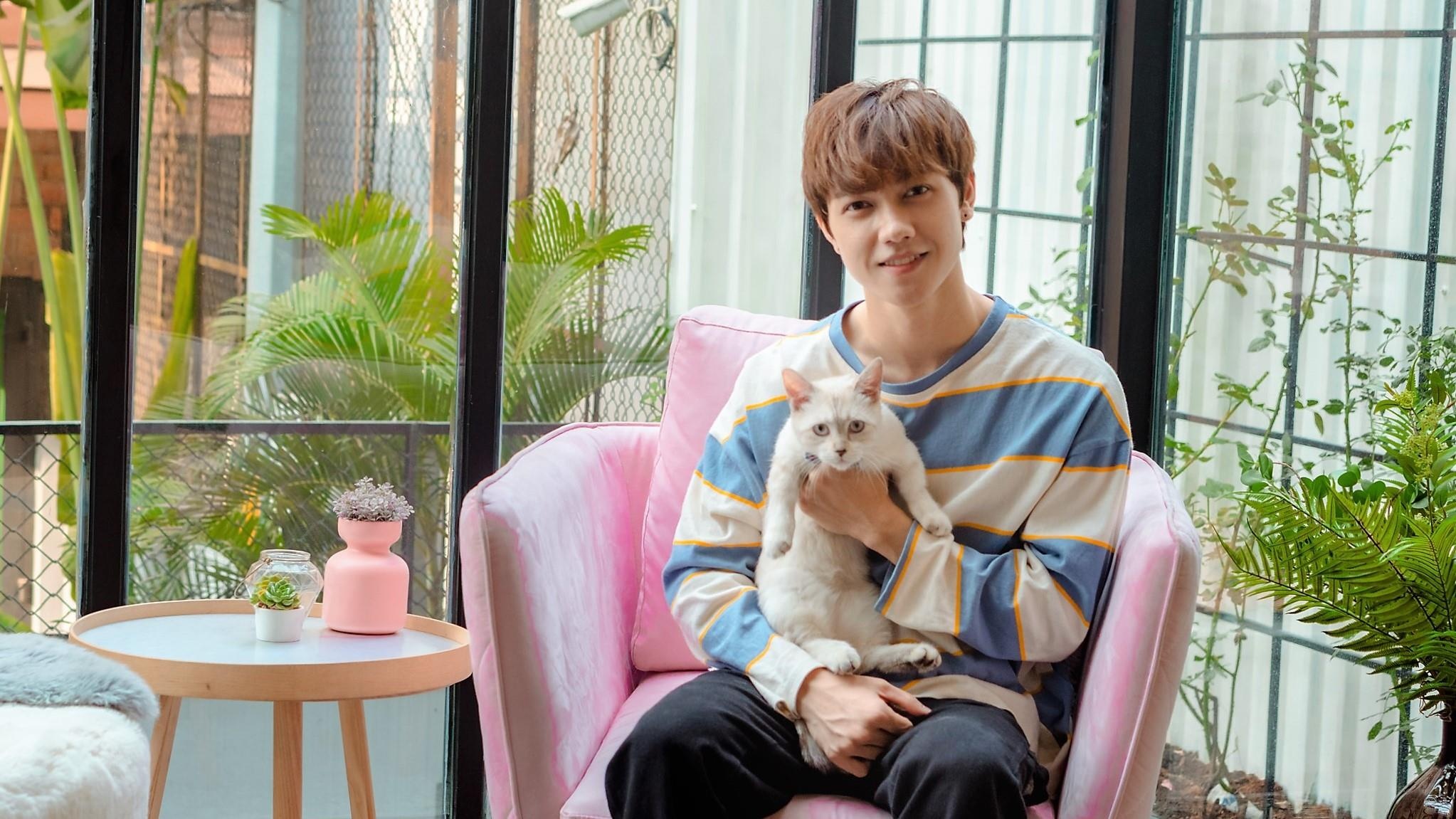 Can nha 110 m2 day khong gian va anh sang cua ca si tre JSOL hinh anh