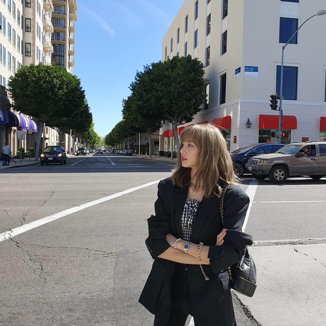 lisa black pink son tung mtp anh 3