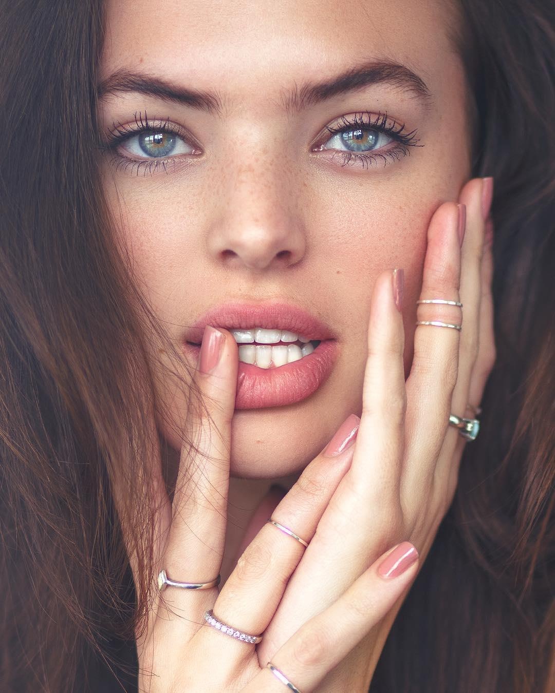 sofie grace rovenstine h hen nie anh 6