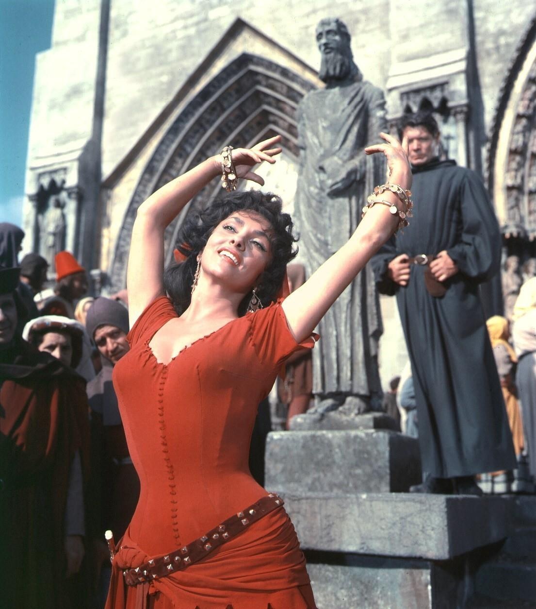 my nhan dong nha tho duc ba paris anh 4