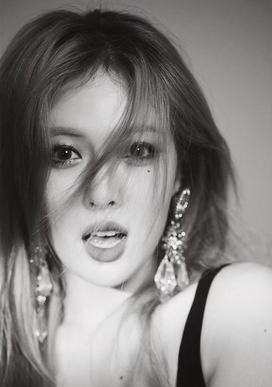 hyuna dien dam do sexy anh 7