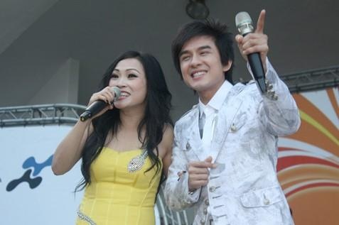 Phuong Thanh tung hat hit cua Dan Truong nhung khong duoc phat hanh hinh anh