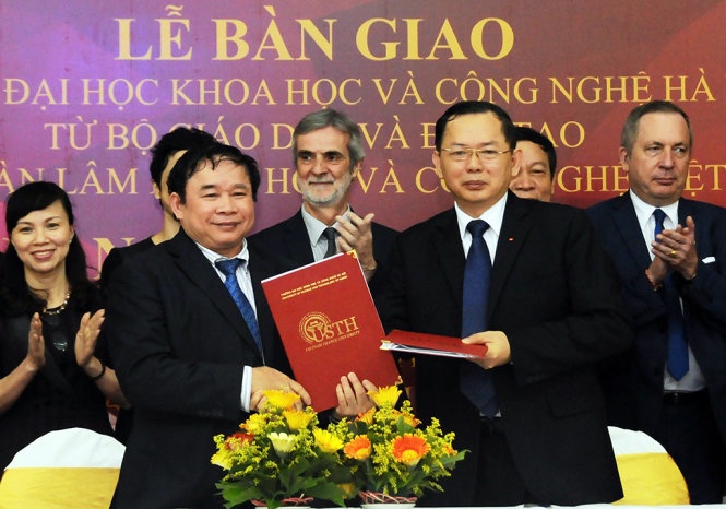 Thay co quan chu quan DH Khoa hoc va Cong nghe Ha Noi hinh anh