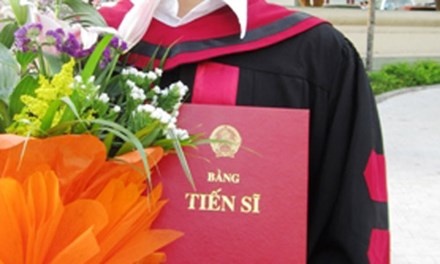 Chi phi cho mot tam bang tien si o Viet Nam hinh anh