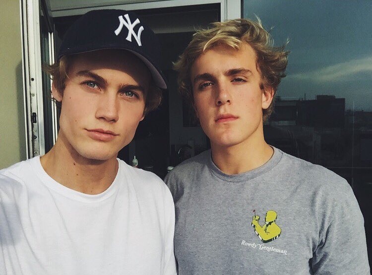 Hai anh chang noi tieng dep trai trong gioi hot teen hinh anh