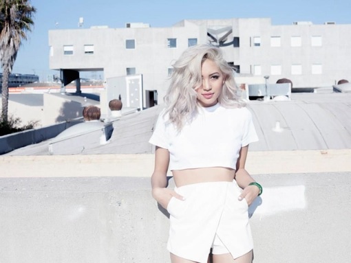 hot girl da nau moi day noi tieng anh 10