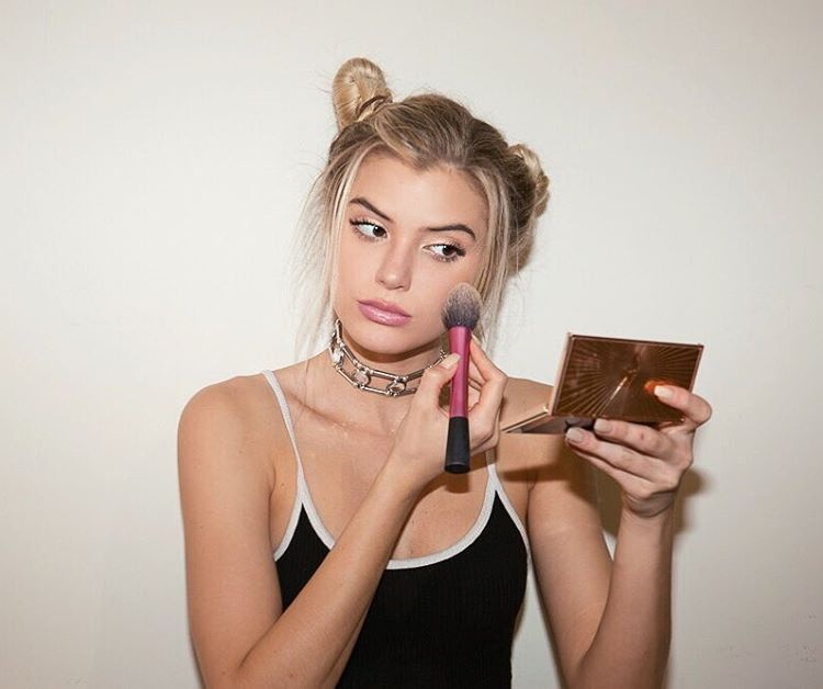 hot girl moi noi tren mang anh 3