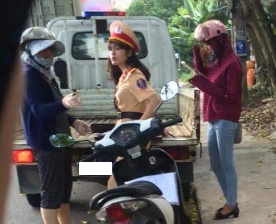 nữ cảnh sát giao thông xinh đẹp ảnh 1 nu canh sat giao thong xinh dep anh 1