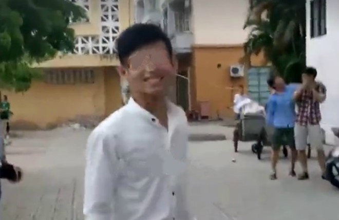 Nam sinh tỏ tình bị tạt nước ảnh 1 Nam sinh to tinh bi tat nuoc anh 1