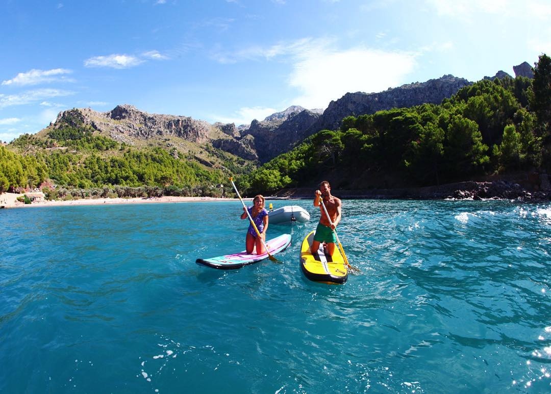 cap doi du lich anh 5