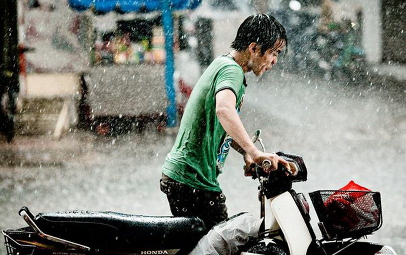 co gai doi me mua xe dat tien anh 2