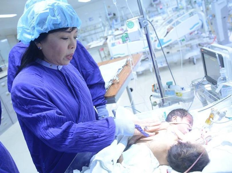 Cap song sinh dinh lien qua doi: Tam biet cac thien than hinh anh