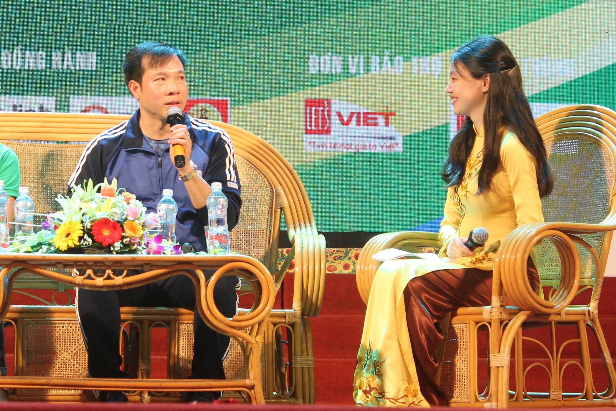 Hoang Xuan Vinh: Nguoi tre dung say tren chien thang hinh anh
