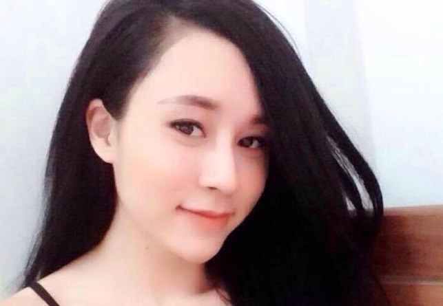 Co gai 8 lan phau thuat tham my luyen tiec ve dep tu nhien hinh anh