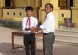 Hoc sinh ngheo tra lai 13 trieu dong cho nguoi danh roi hinh anh