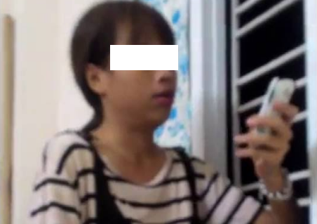 Khong the chap nhan viec co gai vang tuc voi me nguoi yeu hinh anh