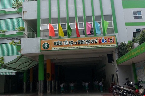 co giao lam xuoc ma hoc sinh anh 1