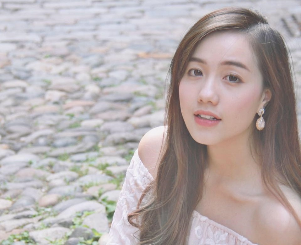 Nhieu hot teen mat nguoi theo doi tren Facebook sau mot dem hinh anh