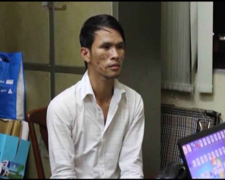 be trai Campuchia bi bao hanh anh 1