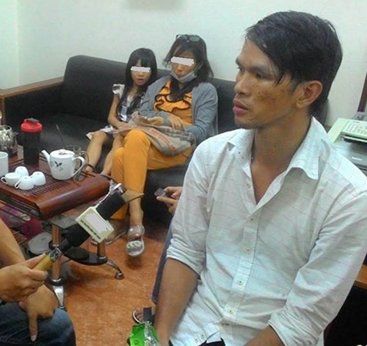 Hành hạ bé trai Campuchia ảnh 1 Hanh ha be trai Campuchia anh 1