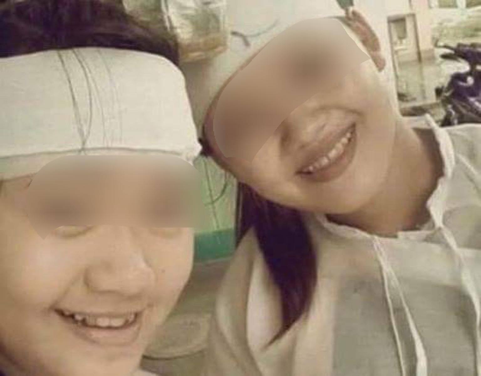 Khi nguoi tre tao dang, chu moi chup anh tai dam ma hinh anh