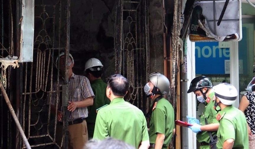 Am anh tieng van xin cuu con cua chu quan ca phe bi chay hinh anh