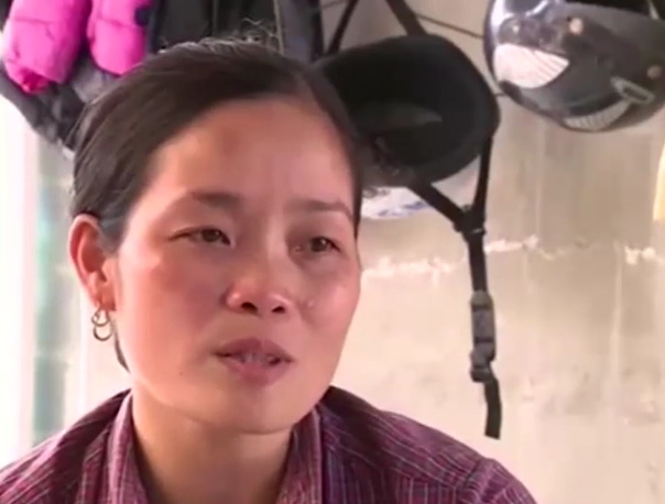 Hoc sinh bi 42 ban cung lop tat vao mat hinh anh