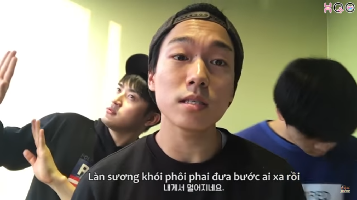 3 chang trai Han Quoc cover 'Lac Troi' hinh anh