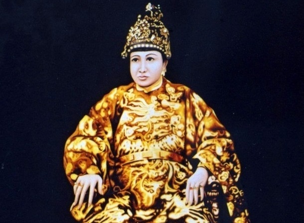 Chuyen ba Tu Du day vua Tu Duc hinh anh