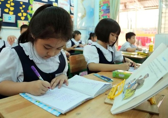 Co giao hon 100 bai tap, tre khong con thoi gian choi Tet hinh anh