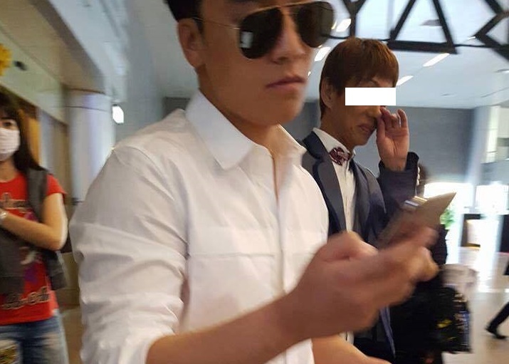 Fan Big Bang phan khich vi Seungri co mat tai Da Nang hinh anh