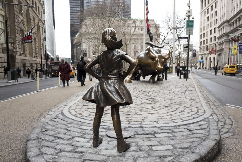 Fearless girl tại phố Wall New York ảnh 1 Fearless girl tai pho Wall New York anh 1